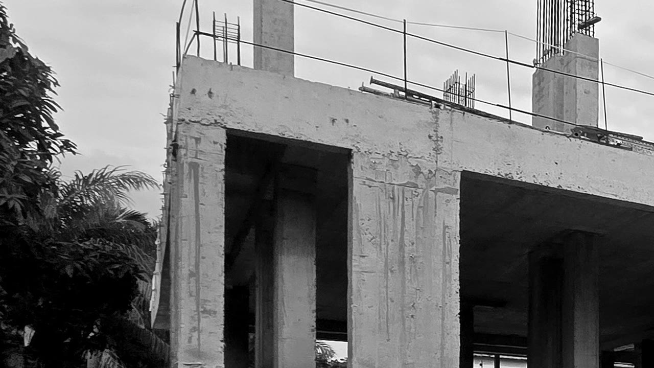 Platinum Tower on 28 September 2026: the ground floor framed in reinforced concrete